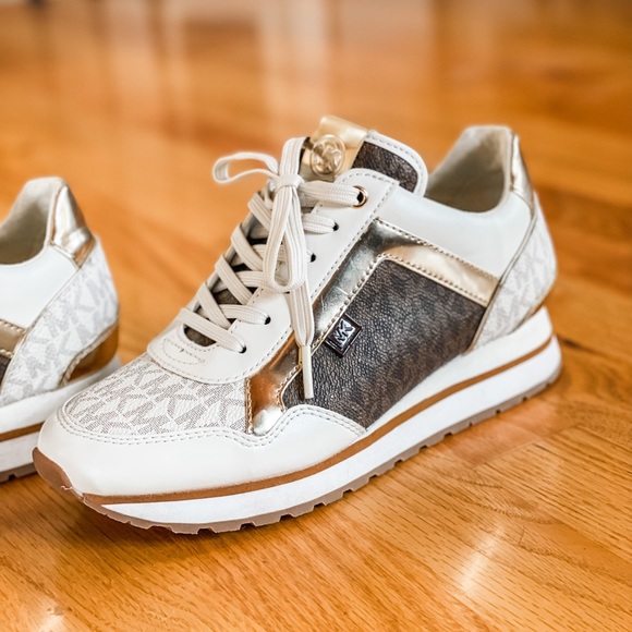 Like new* Michael Kors Two-Tone Logo Trainer - Picture 5 of 6
